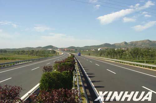 公司瀝青產品用于濟青高速養護