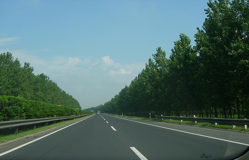 公司SBS改性瀝青用于青銀高速濟青段